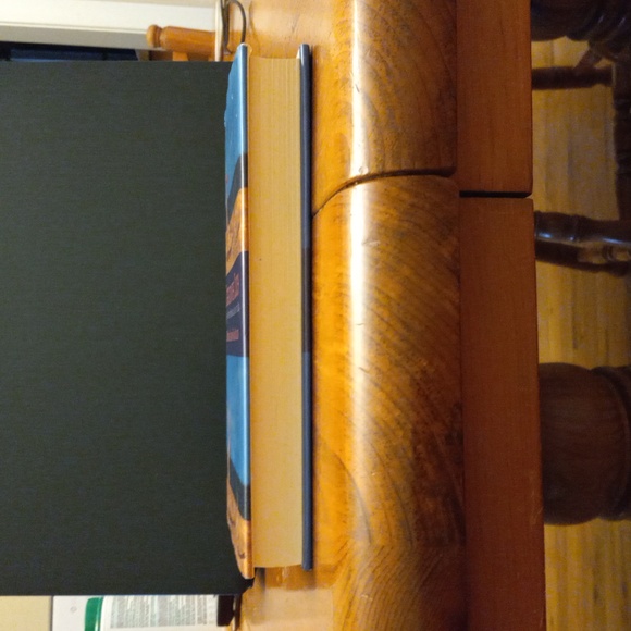 Dogs On The Couch For Training And Caring For Your Dog Hardback Book - Picture 10 of 10